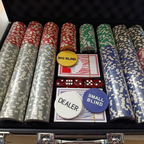 Premium Poker Set 500 chips in black aluminum case new