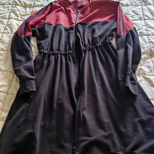 Anel dress with zipper, size large, like new, black and burgundy