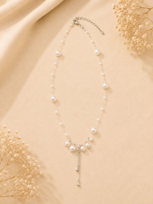 Elegant pearl necklace with silver details, new