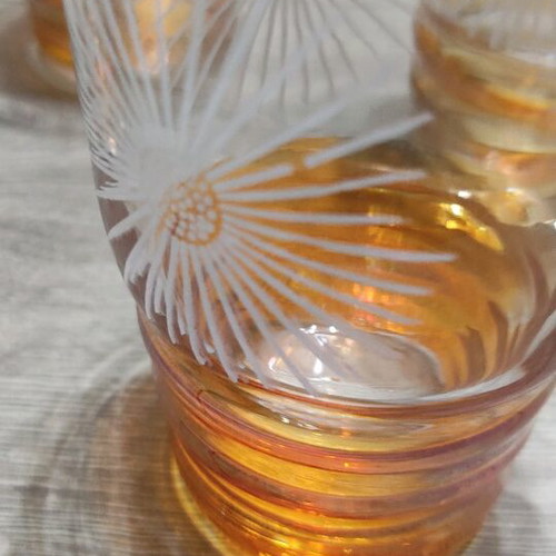 Vintage glasses set of four like new with gold design