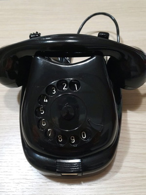 Τηλέφωνο αντίκα 1960 από βακελίτη σε άριστη κατάσταση