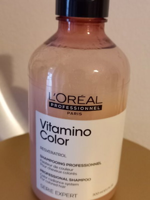 L'Oréal Professionnel Vitamino Color shampoo used for colored hair