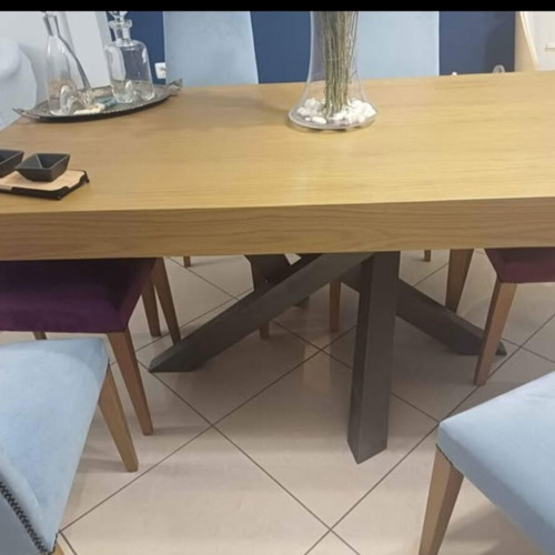 Luxury Extendable Dining Table with 6 Velvet Chairs like new