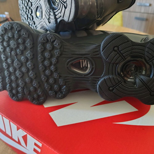 Nike Shox TL SE sneakers size 43, black and grey