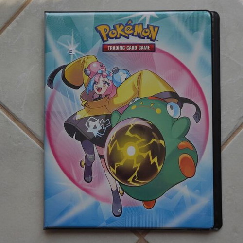 Pokémon binder pack 252 slots, like new