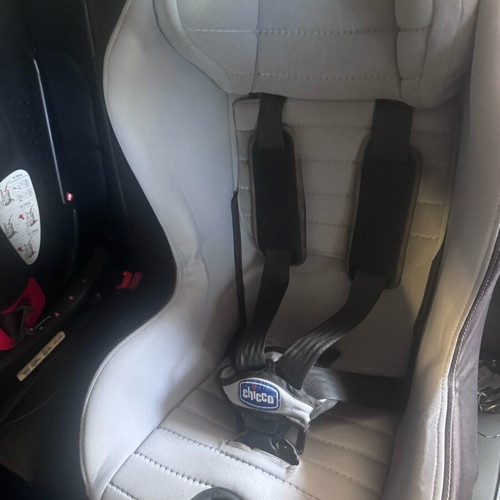Chicco child car seat with adjustable recline used (no ISOFIX)