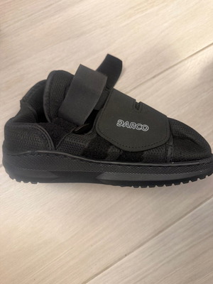 Orthopedic postoperative shoe like new