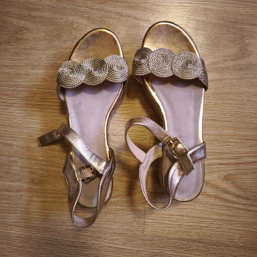 Flatforms Seven rose gold like new