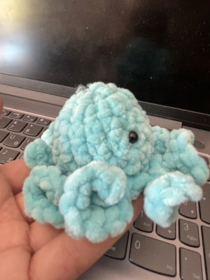 Plushie octopus hand-knitted