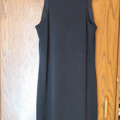 Black dress Pink Woman like new, elegant fit with subtle shine
