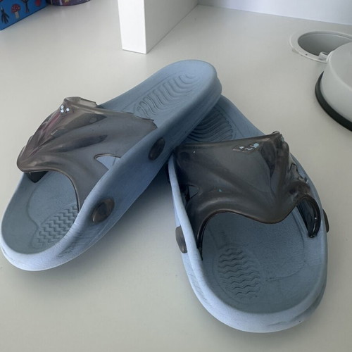 Arena kids' slippers size 26 used, turquoise