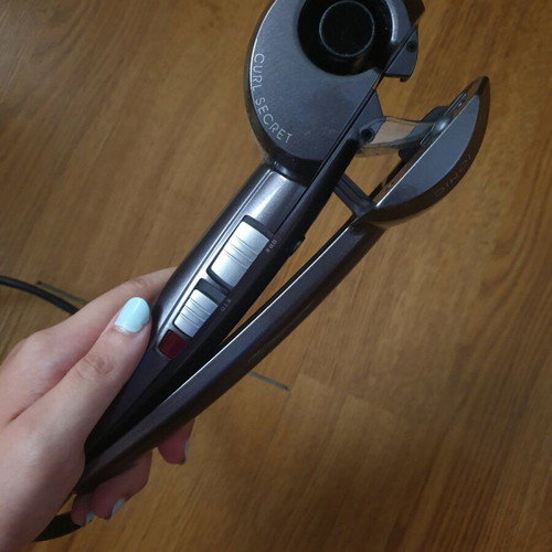 Babyliss curling iron like new, used twice