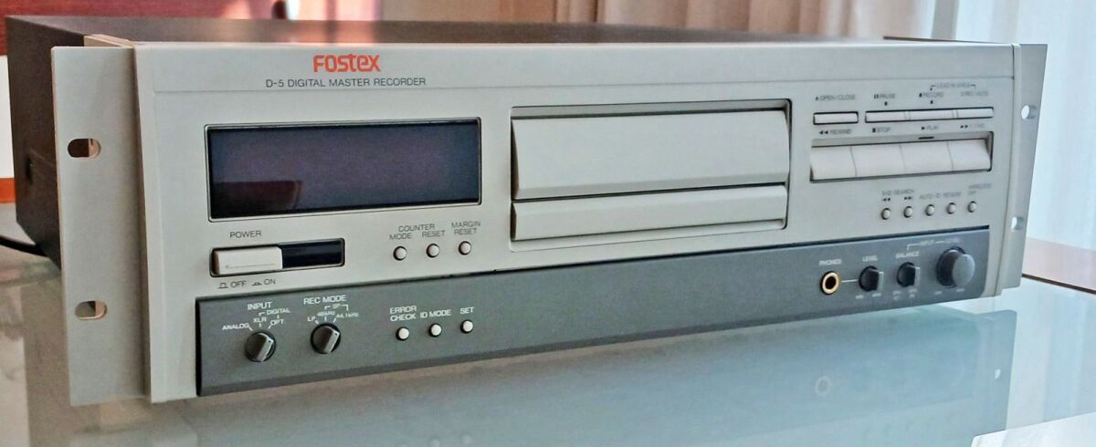 Fostex D5 Digital DAT Master Recorder… - € 500,00 - Vendora.gr