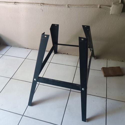 Boston 550W bandsaw like new, barely used