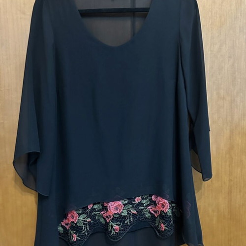 Women's blouse with embroidery like new, black