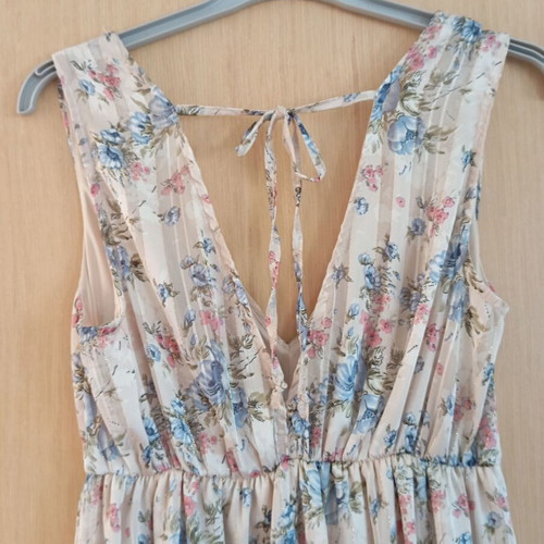 Short dress like new, size M, multicolored with metallic threads