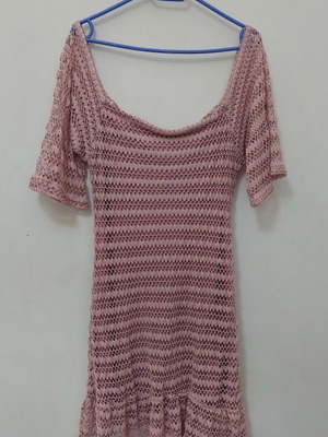 Lace dress honey size L like new, pink