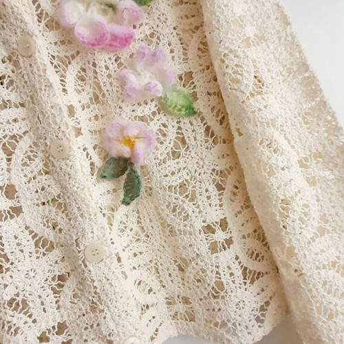 Cardigan new, 92% cotton, with handmade flowers, size L, white