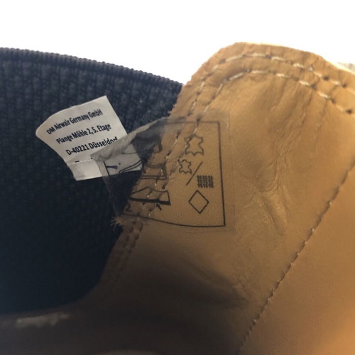 Dr. Martens 2976 Yellow Stitch Chelsea boots new, size 37, white leather