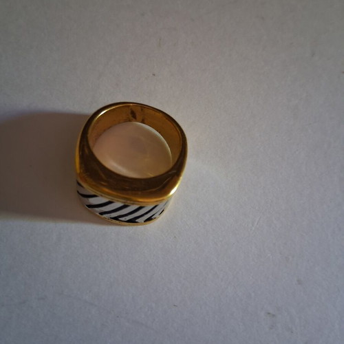 Unisex statement ring size 54, like new, gold and silver tone
