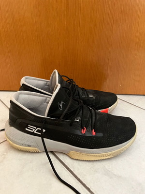 Under Armour Curry SC basketball shoes, black