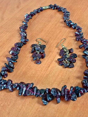 Vintage Russian necklace and earrings with garnet like new