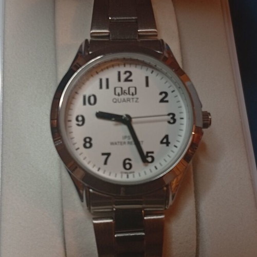 Q&Q watch new from store closing