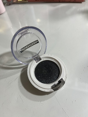 Seventeen σκιά ματιών black σαν καινούργιο
