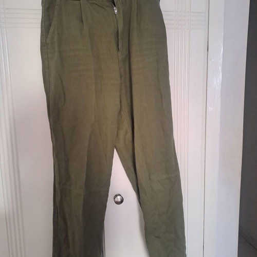 Cargo khaki pants used Stradivarius with elastic cuffs