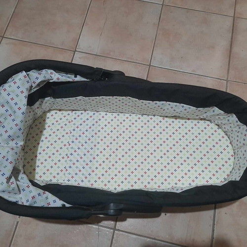 Baby cot like new