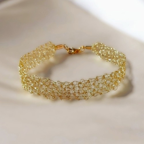 Handmade bracelet knitted wire new