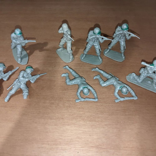 Airfix WW2 U.S. American Infantry 1:32 figures used, set of 9