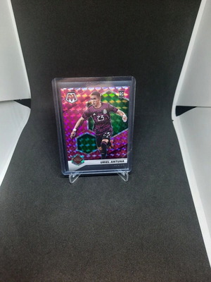 Картичка Panini Mosaic FIFA Road to World Cup Pink Prizm 2021-22 Uriel Antuna #22 RC като нова