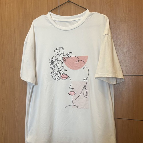 White T-shirt with Line Art Design used, size M