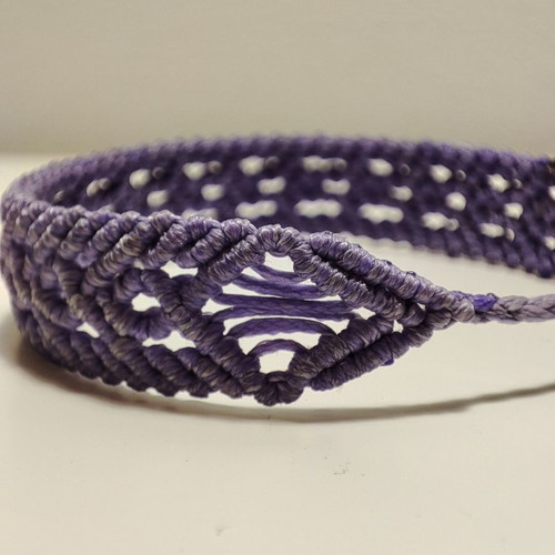 Macrame bracelet new, purple, waxed thread