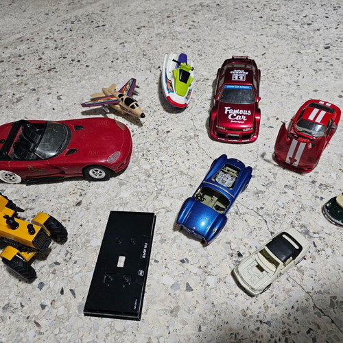 Various toy cars used, pack of 15 pieces