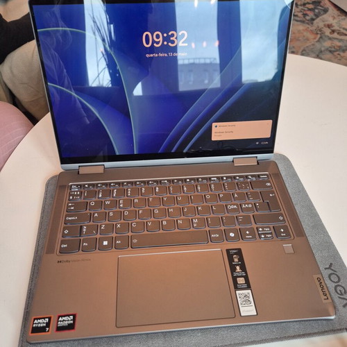 Лаптоп Lenovo Yoga 7 2-в-1 употребяван, AMD Ryzen 7, 16GB RAM, 1TB SSD