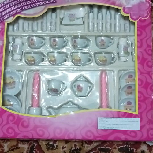 Porcelain kitchen set 47 pieces like new