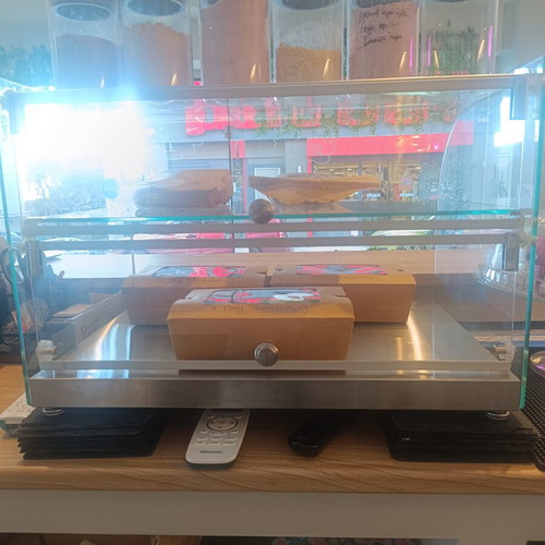 Neutral Display Case like new, 45 liters, glass
