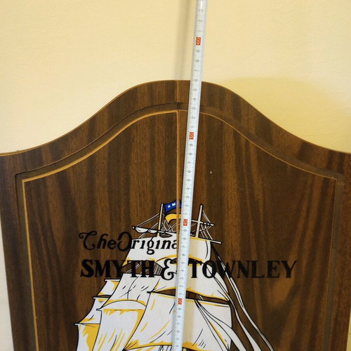 Smyth and Townley dartboard in wooden case new with six darts
