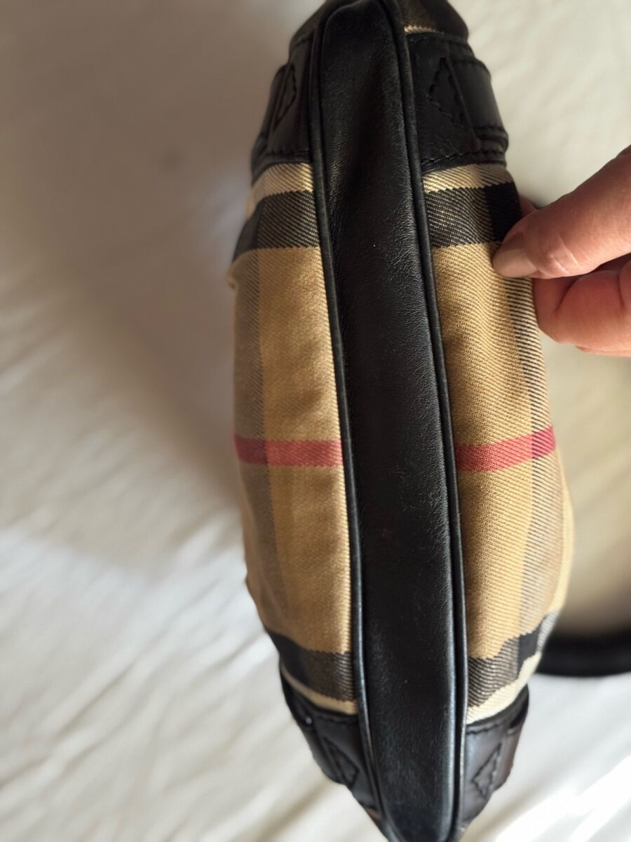 Burberry vintage shoulder bag like new,… - € 350,00 - Vendora.cy