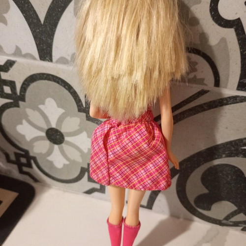 Barbie Princess Charm School Doll 2011 used