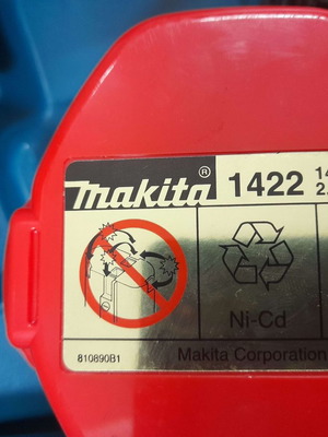Makita δραπανοκατσάβιδο 14.4V 6280D σετ με 2 μπαταρίες και φορτιστή καινούργιο