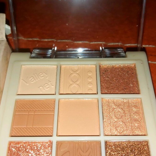 Mini eyeshadow palette with glitter new