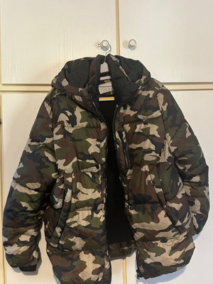 Zara camouflage puffer jacket for 14-year-olds 164 cm like new