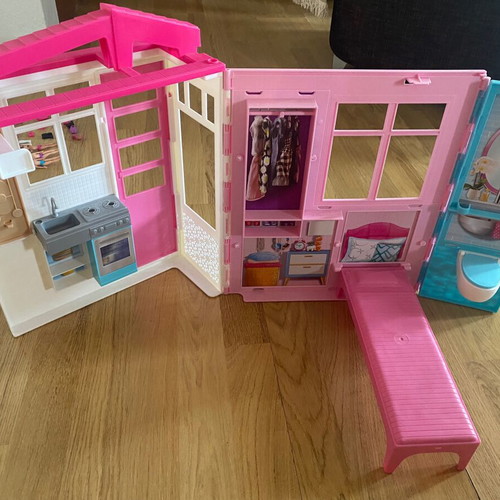 Barbie Summer House like new