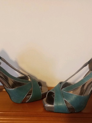 River Island women's peep toe sandal like new, green and silver
