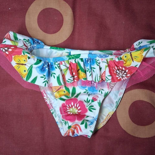 Tortue children's swimsuit like new, size 3 years, colorful