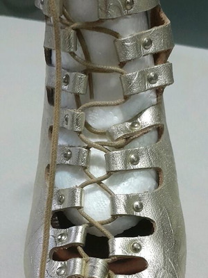 Branded gold leather sandals like new, size 39