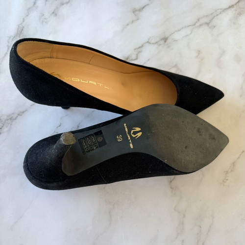 Mourtzi suede black pump used, size 39